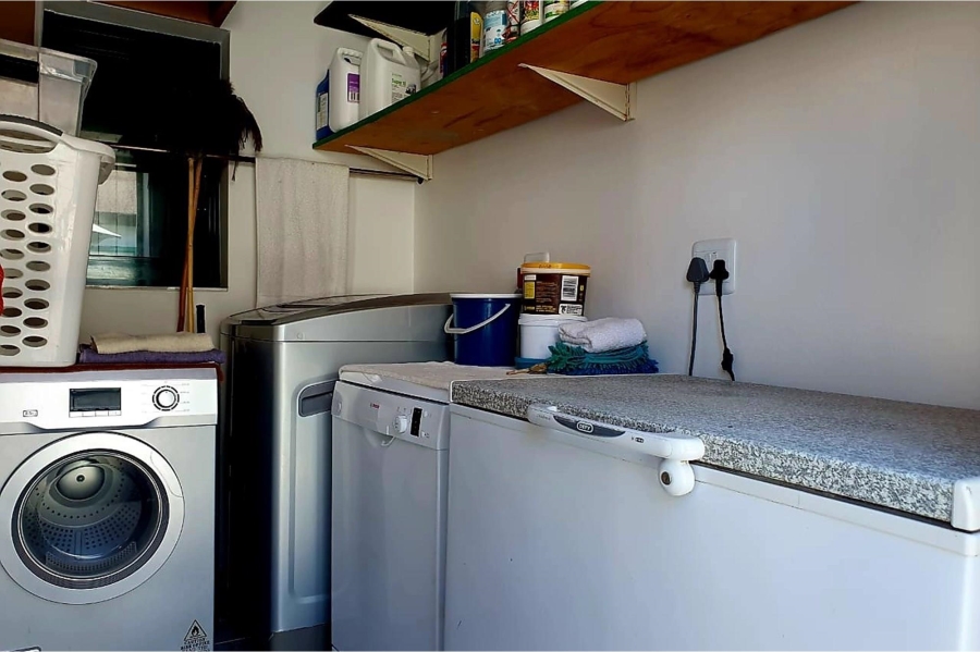 4 Bedroom Property for Sale in Fynbosstrand Western Cape